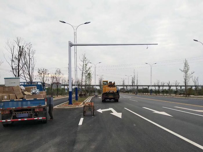 道路監控桿